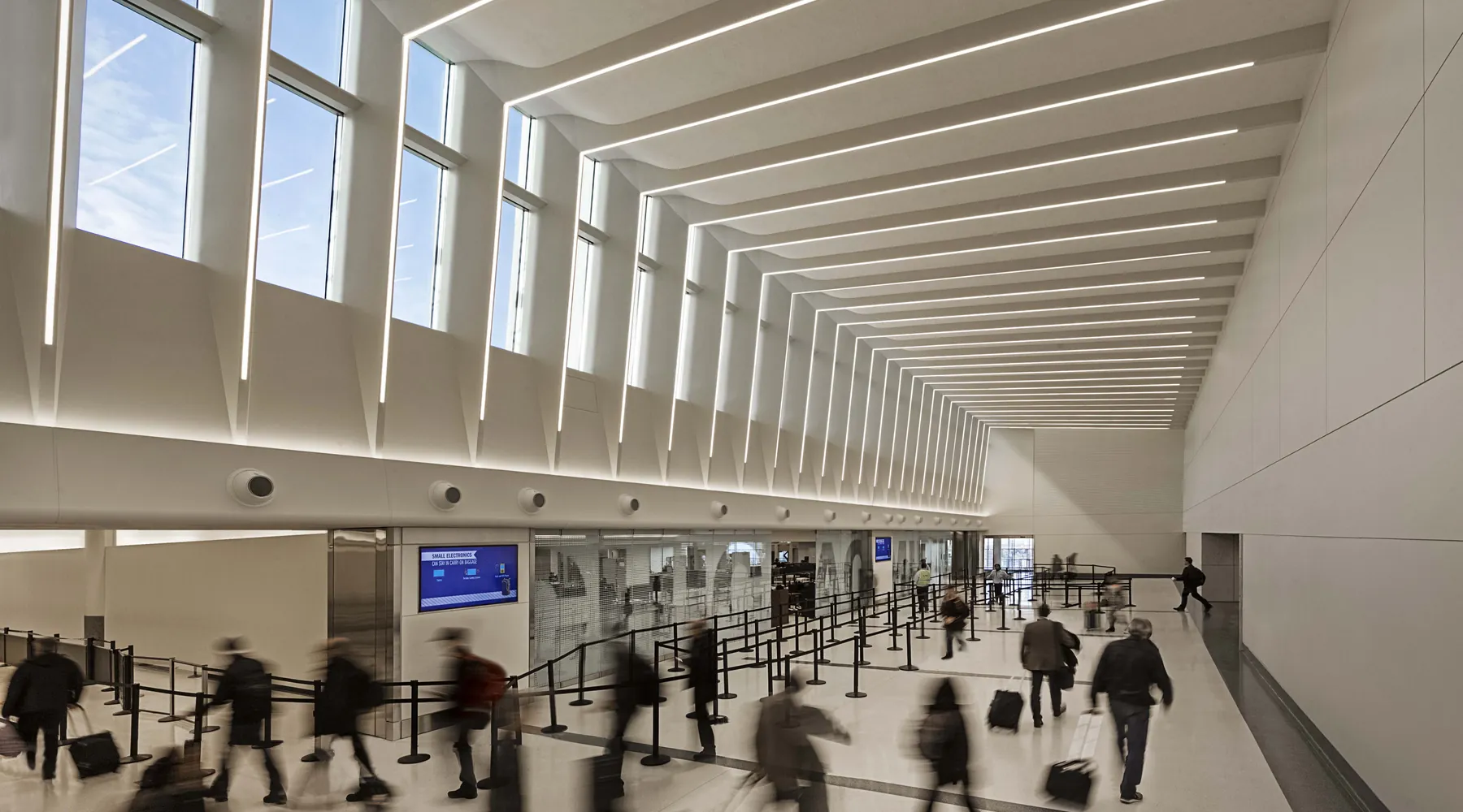 The main concourse hall at Midway Airport
