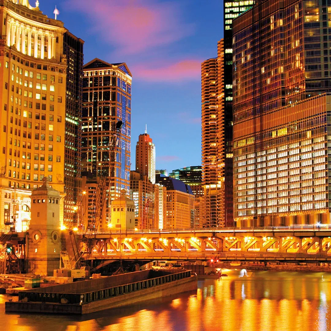 The Chicago River and DuSable Bridge at dusk